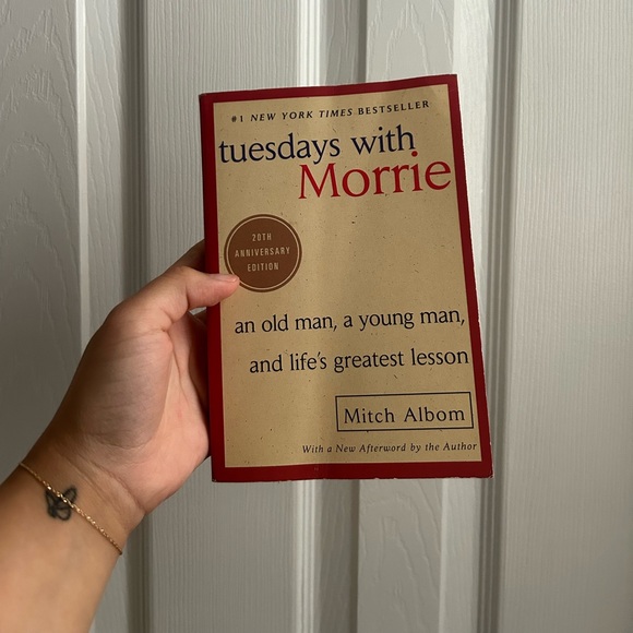 Tuesdays with Morrie Book - Picture 1 of 2